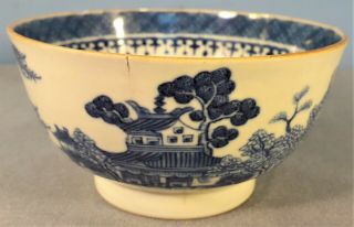 Antique Chinese Export 18th Century Porcelain Bowl