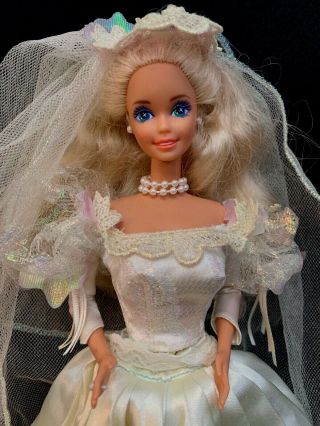 Vintage 1975 Barbie Doll Bride In Wedding Dress With Necklace And Veil