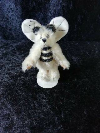 Vintage Handmade World Of Miniature Bears Queen Bee Fully Jointed 4.  5 " Year 2000