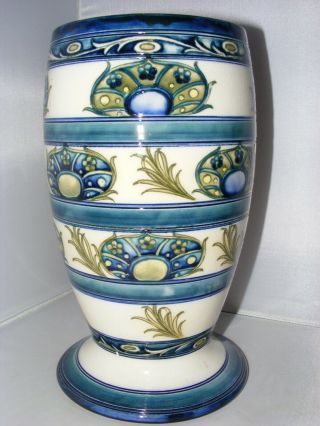 Stunning Large William Moorcroft Vase In Rare Banded Peacock Feathers Pattern