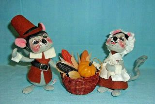 Annalee Mobilitee Vintage 1981 Pilgrim Dolls Thanksgiving Mouse Set With Basket