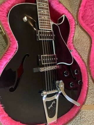 Gibson Es - 195 Guitar,  Black.  Rare,  In