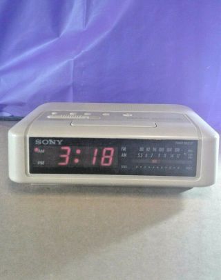 Vintage Sony Dream Machine Alarm Clock Am/fm Radio - Sony Icf - C240