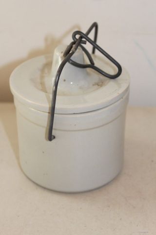 Vintage Stoneware Crock With Lid And Bale Latch 5 " L 643
