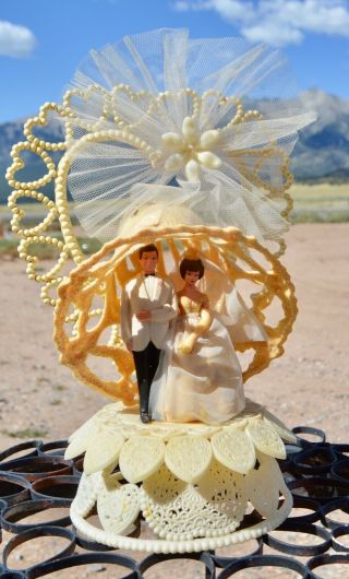 Wilton Vintage Cake Topper Bride Groom Bell Heart