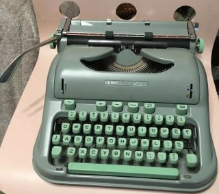 Vtg Rare Hermes 3000 Cursive Font Portable Typewriter With Case - Great