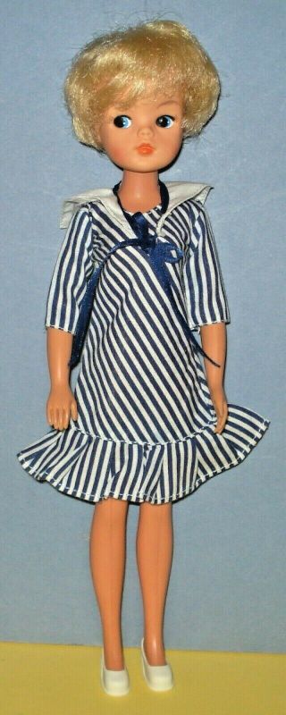 Vintage Pedigree Sindy Party Girl Doll With Outfit