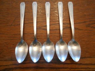 5 Tudor Plate 1932 Friendship / Medality Pattern Place / Oval Soup Spoons Oneida