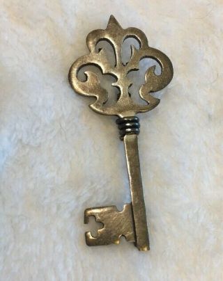 Estate Large Antique Vintage.  925 Sterling Silver Key Brooch Pin