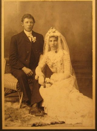 Victorian Antique Cabinet Card Wedding Photo Of A Married Couple Man And Woman