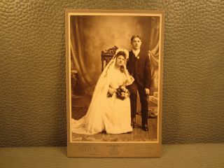 Victorian Antique Cabinet Card Wedding Photo Of A Young Couple