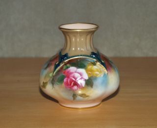 Antique Royal Worcester Ivory Blush Vase,  Hand Painted Roses No.  306,  Dated 1910