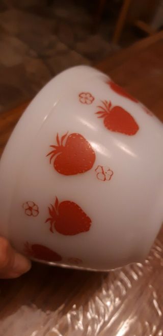 PYREX Red Strawberry RARE 401 Bowl Unmarked HTF Fruit Holy Grail 3