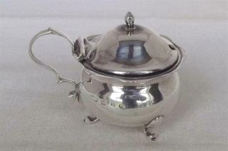 An Antique Solid Silver Victorian Mustard Pot With Glass Liner Birmingham 1897.