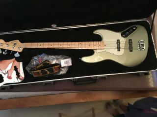 Fender Standard Jazz Electric Bass Guitar Rare Perl Jade Green All Most