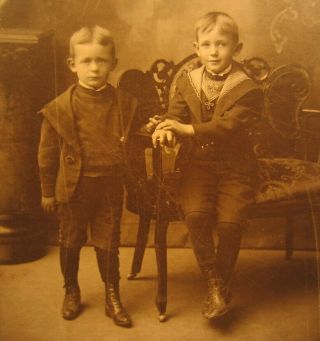 Victorian Antique Cabinet Card Photo Of Young Boys Brothers Siblings