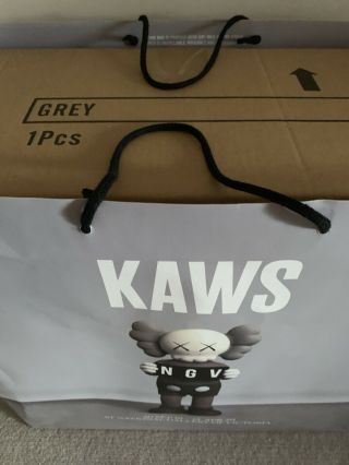 Kaws Gone Companion BFF Vinyl Figure Limited Edition NGV Pink / Grey 2