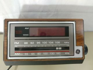 Vintage Ge General Electric Am/fm Alarm Clock Radio Model 7 - 4601a -