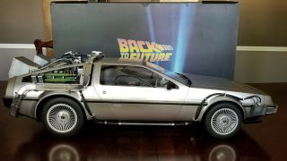 Hot Toys 1/6 Back to the Future Delorean Time Machine MMS260 2