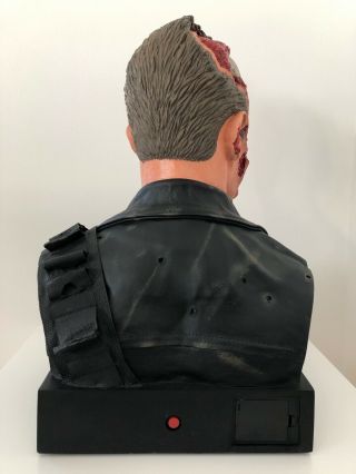 Sideshow Collectibles Terminator 2 Arnold Life - Size 1:1 Bust 3