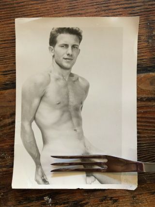 Vtg B&w Unknown Studio/model Gay Nude Male Posing Strap Era Xclnt 5x8