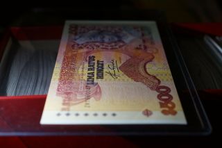 rare Malaysia 1982ND $500 note UNC,  ZV1660047 (v473) 3