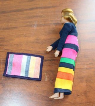 Vintage 1973 Kenner Jenny Jones Doll Striped Dress Rug 2