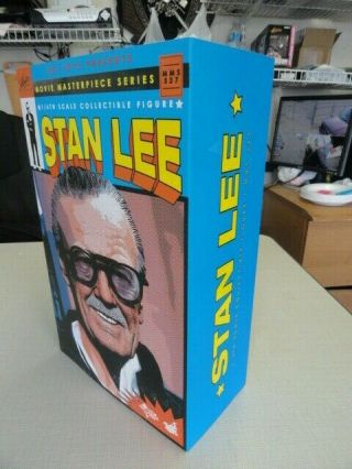 RARE HOT TOYS - MMS327 - STAN LEE - 1/6 Scale - HARD TO FIND 3