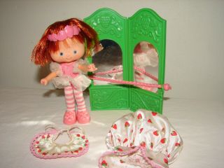 Vintage Strawberry Shortcake Ballerina Doll with Accessories 2