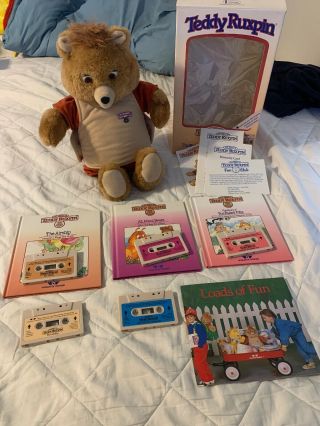 Vintage 1985 Teddy Ruxpin Talking Bear W/tapes And Books