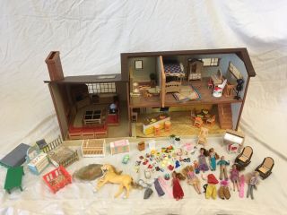 Rare Vintage 1980’s Glamour Gals House With Dolls