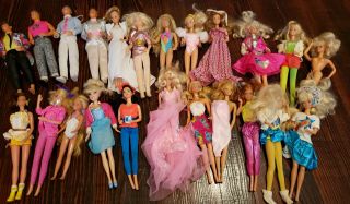 23 Vintage Barbie Dolls With Clothes Ken Barbie Skipper? Stacy? Jem