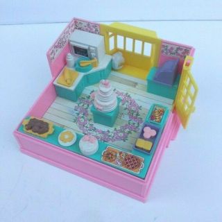 Playmates Furry Families Bakery Playset 1993 Takara Micro Polly Pocket Vintage