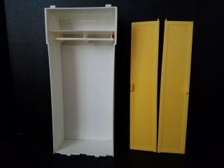 Vintage 1978 Barbie Dream House Replacement White Closet With Yellow Doors 2
