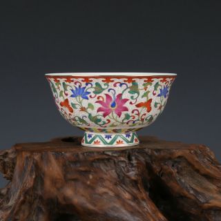 Chinese Qianlong Old Antique Porcelain Famille Rose Interlock Branch Flower Bowl