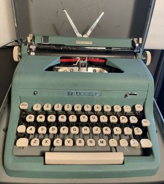 Rare 1956 Royal Quiet De Luxe Seafoam Green Portable Typewriter