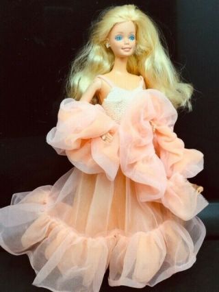 1985 Superstar Era Peaches N Cream Barbie Doll in Outfit 7926 2
