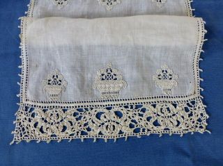Antique Italian Handmade Bobbin Lace Embroidered Mat Doily Tray Cloth