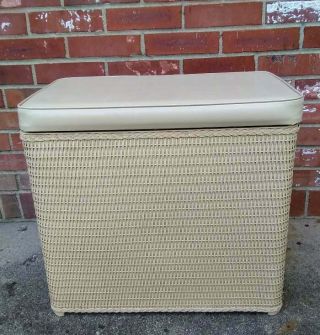Vintage Wicker Laundry Hamper Vinyl Beige Padded Bench 21 X 18 3/4