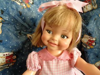Vintage Adorable Giggles Doll - 1966 Love The Dimples