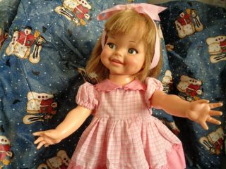 Vintage Adorable Giggles Doll - 1966 love the dimples 2