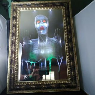 Halloween Talking Haunted Mirror (rare)
