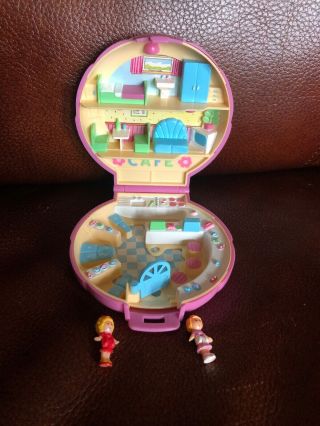 1989 Sea Shell Polly Pocket Cafe With 2 Figures