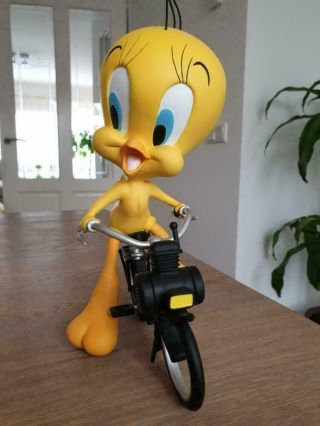 Extremely Rare Looney Tunes Tweety Riding A Bike Demons & Merveilles Statue