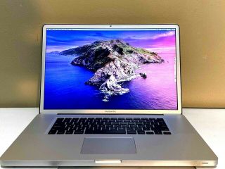 Apple Macbook Pro Cto 17 High Res 2.  8ghz 8gb 2tb Ssd Dual Gfx Rare 
