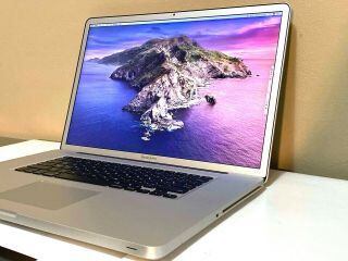 Apple MacBook Pro CTO 17 High Res 2.  8Ghz 8Gb 2TB SSD DUAL GFX RARE  3