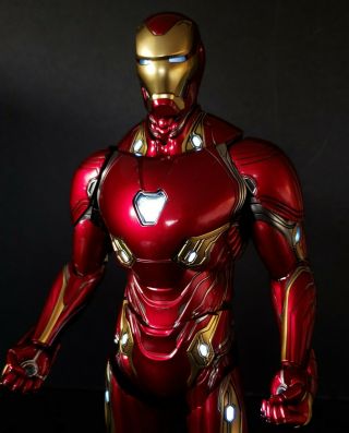 Hot Toys Iron Man Mark L,  Mark 50.  Die Cast Sixth Scale Figure