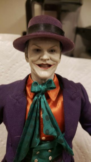Hot Toys Dx08 The Joker - 1/6 Scale Collectible Figure.