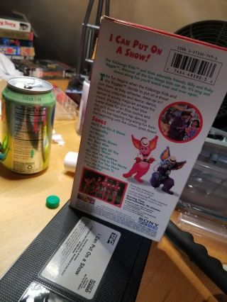 KIDSONGS - LET ' S PUT ON A SHOW - (I can pt on a show) vhs RARE 2