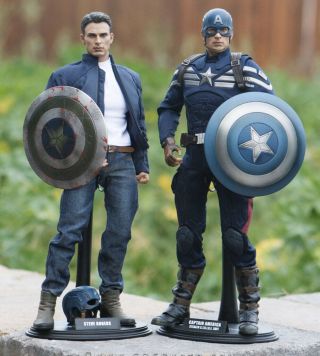 Hot Toys Captain America Winter Soldier Stealth Strike & Steve Rodgers
